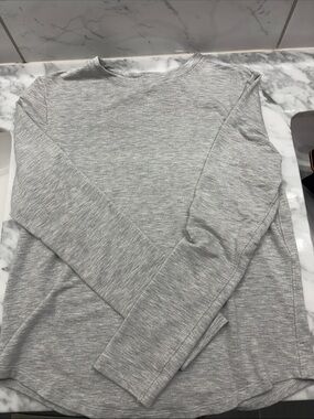 lululemon athletica Heather Gray Long Sleeve Top